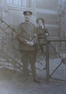 Grothe mit Vater Johannes, ca. 1913
